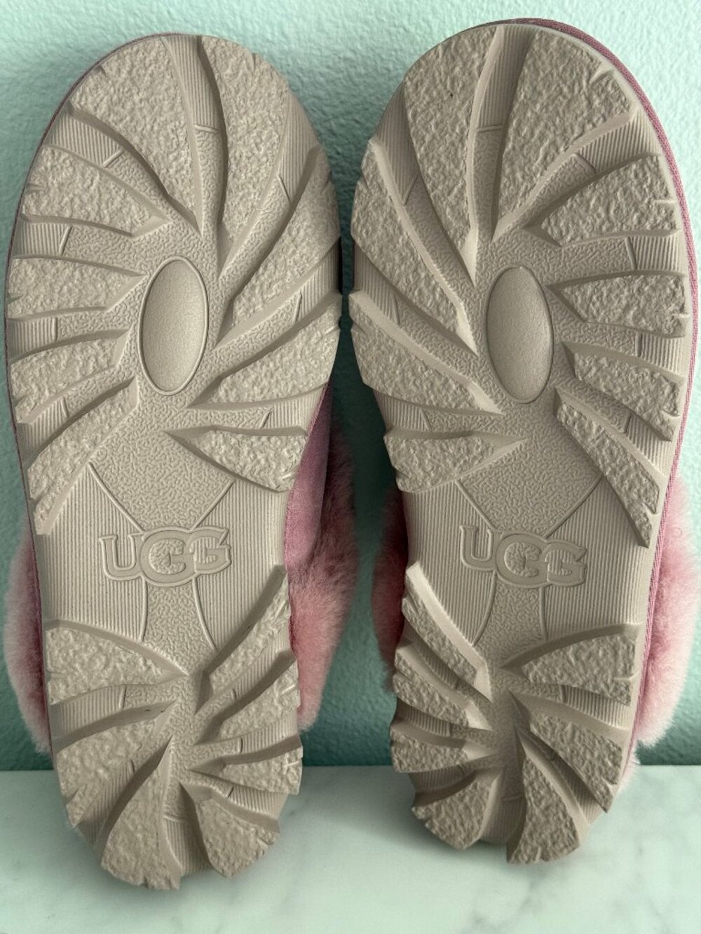 UGG® Coquette Women's slippers - Picture 2 of 4
